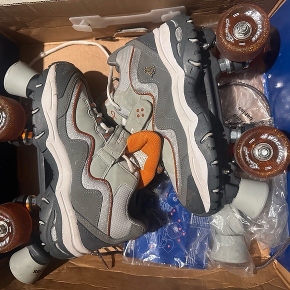 Britney 4-Wheelers Gray and Orange Roller Skates - Picture 9 of 10